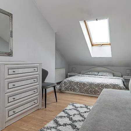 Old Town Happiness * Wilna