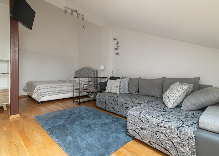 Old Town Happiness Apartment *